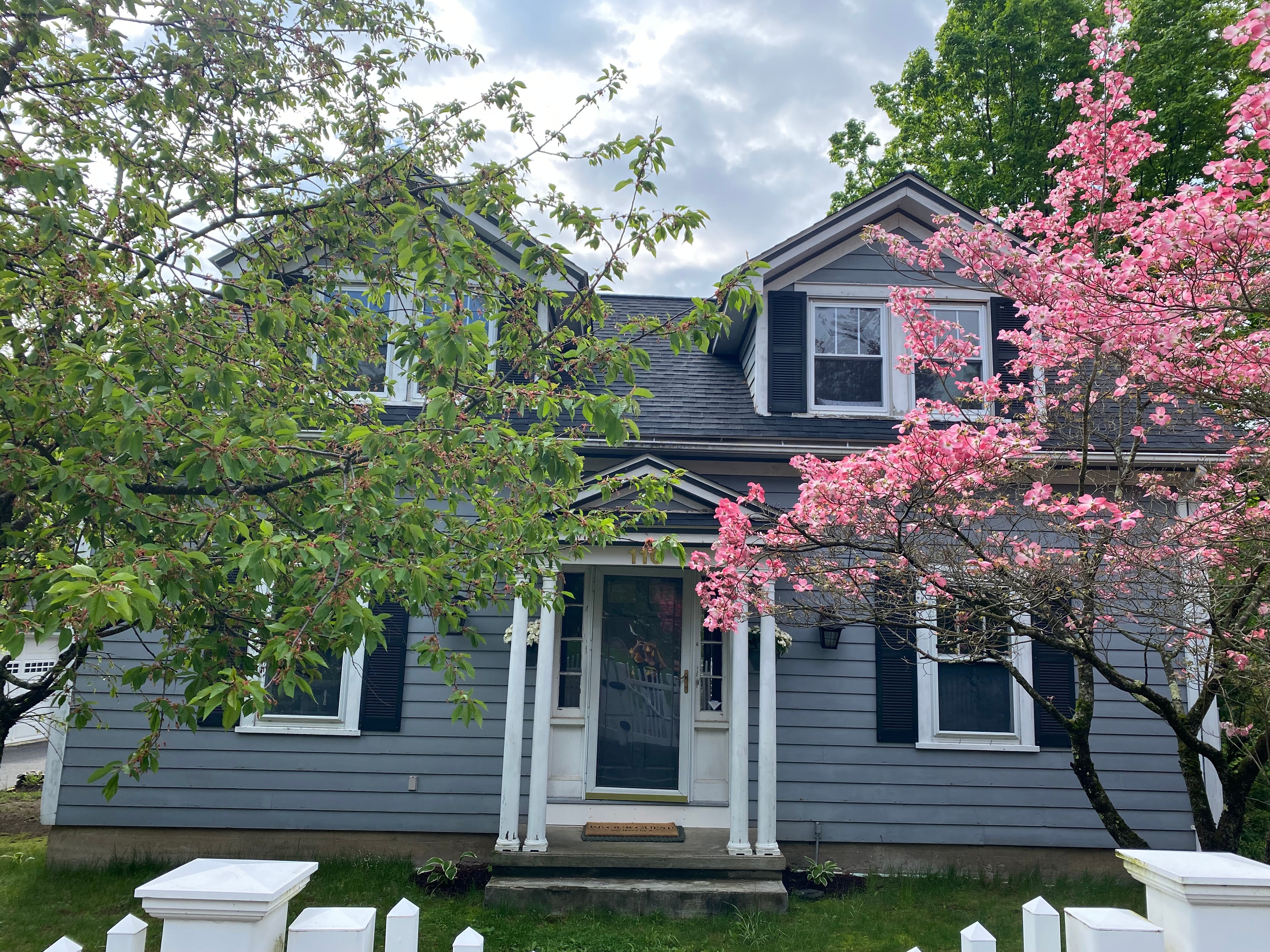 Bright and well maintained 3 bedroom Cape in Southampton Ma