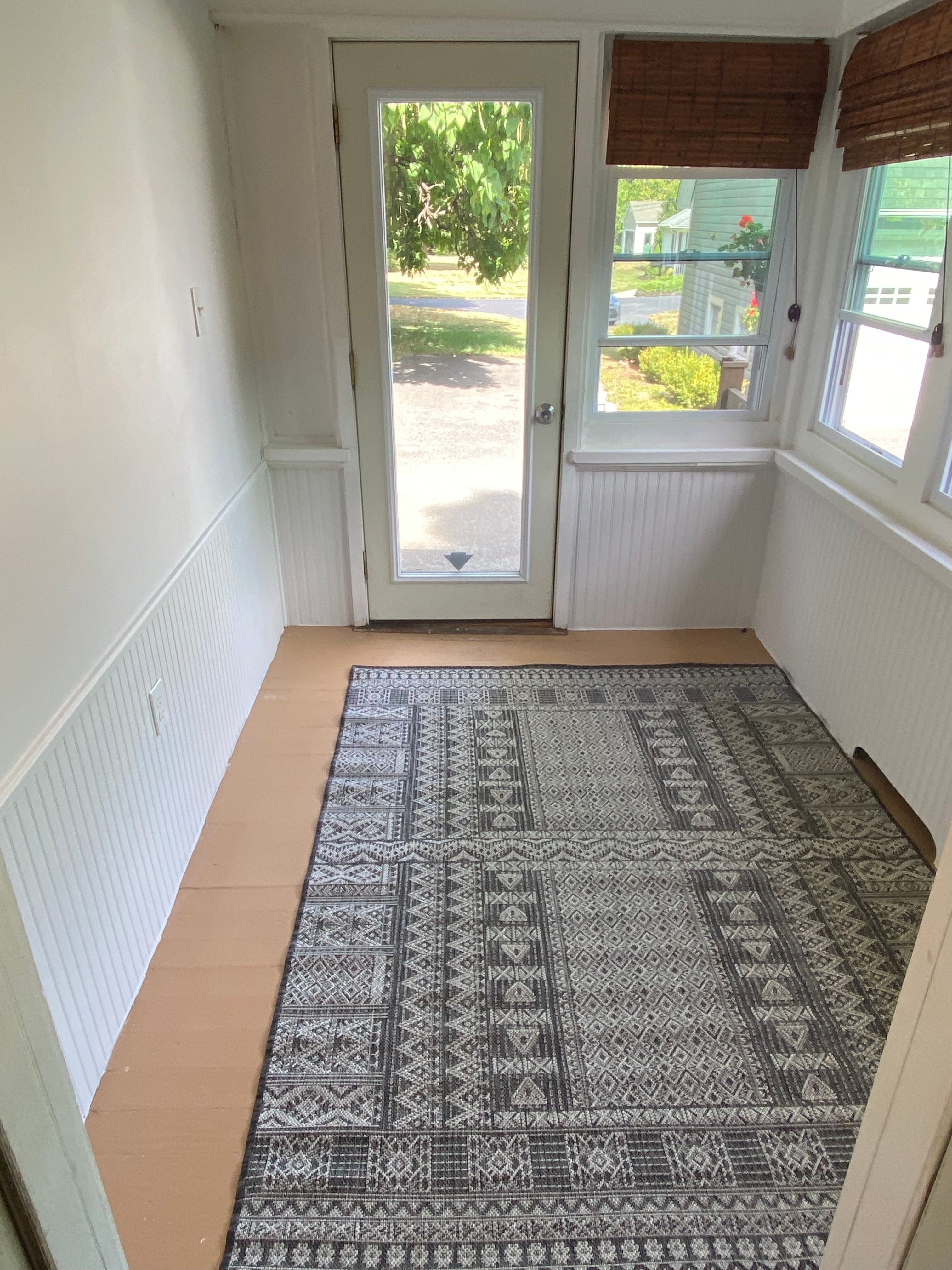 Bright and well maintained 3 bedroom Cape in Southampton Ma