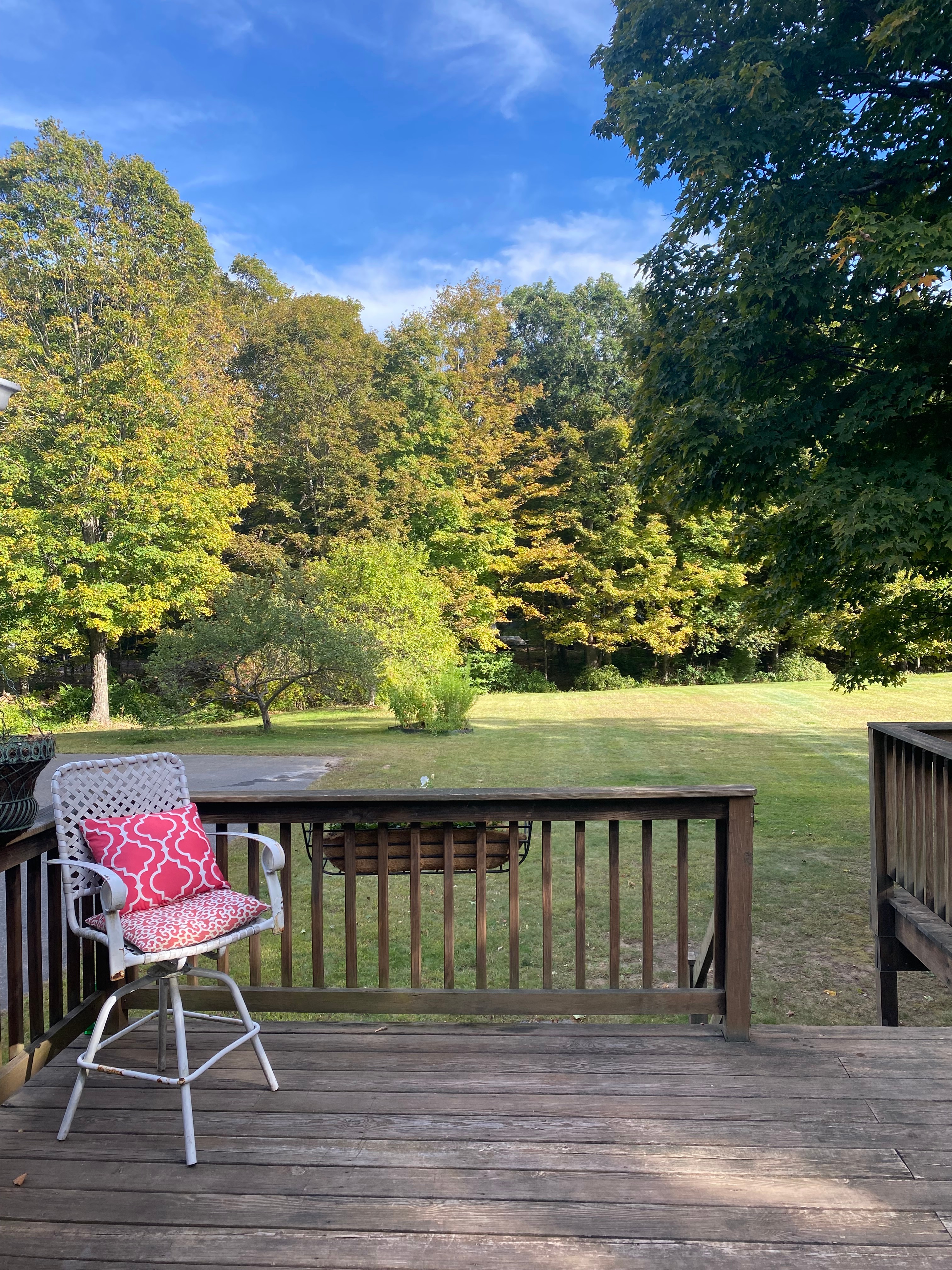 Bright and well maintained 3 bedroom Cape in Southampton Ma
