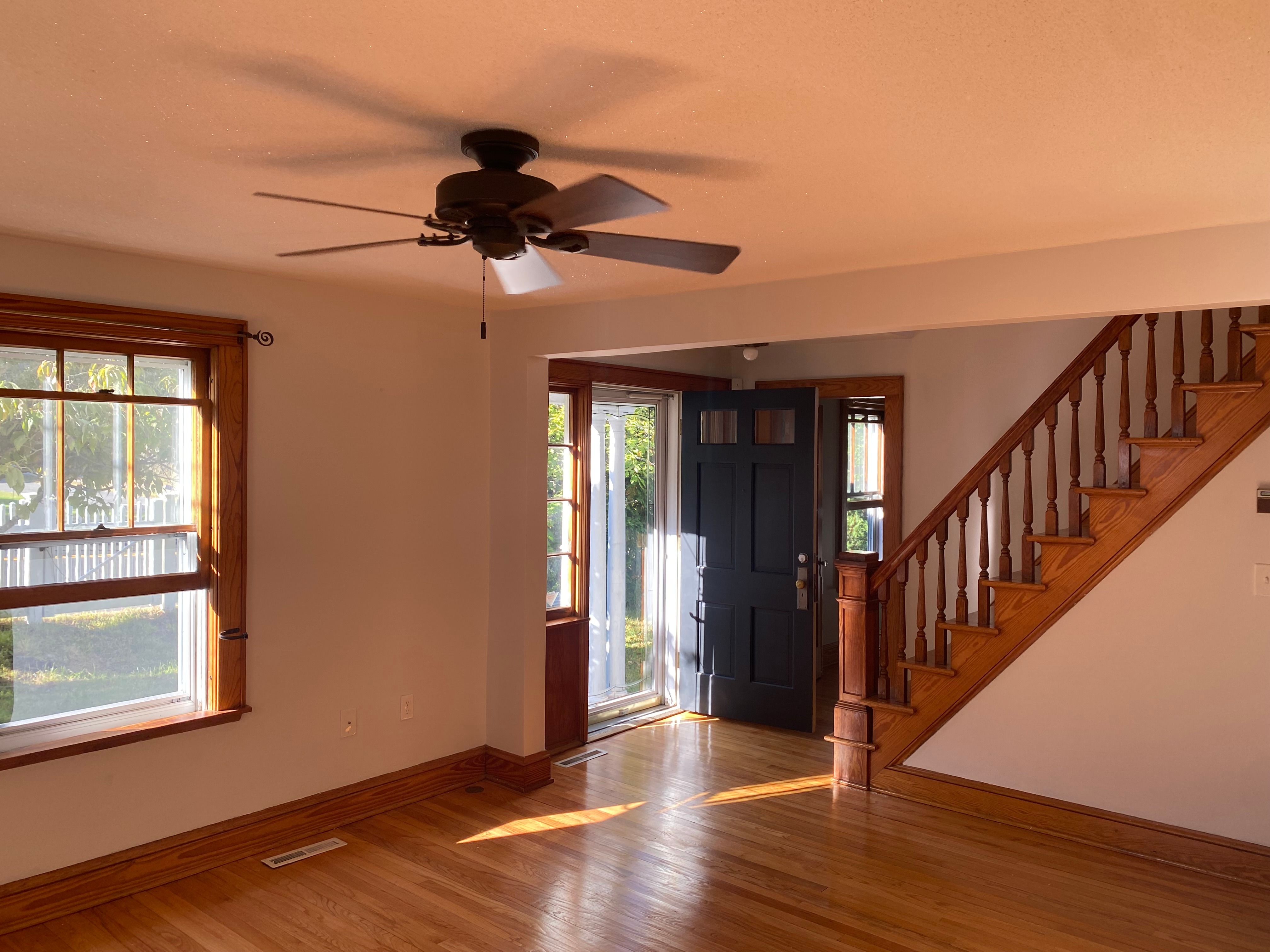 Bright and well maintained 3 bedroom Cape in Southampton Ma