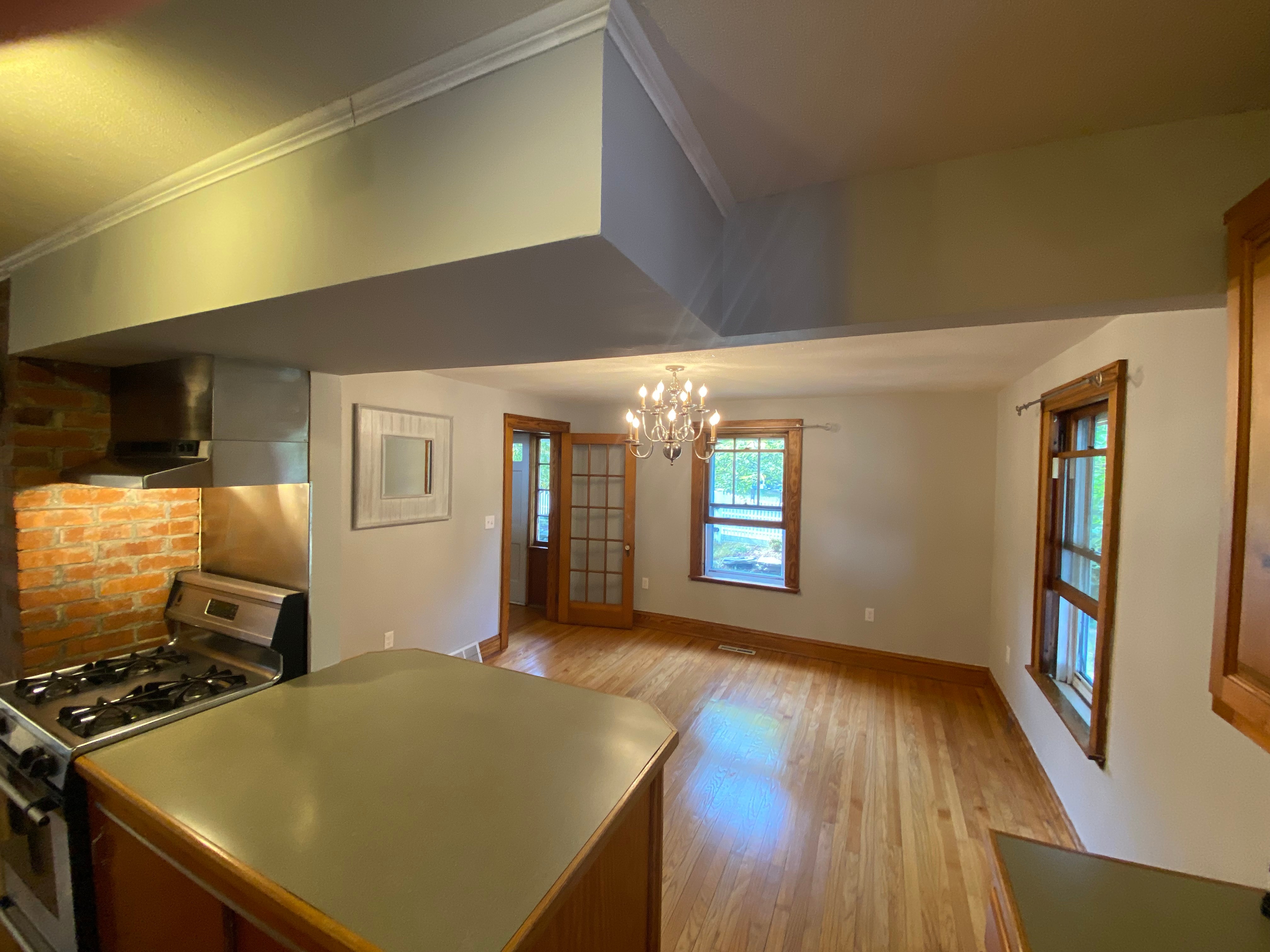 Bright and well maintained 3 bedroom Cape in Southampton Ma